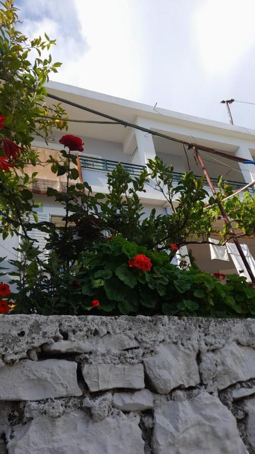 Meto Rooms Sarande Exterior photo