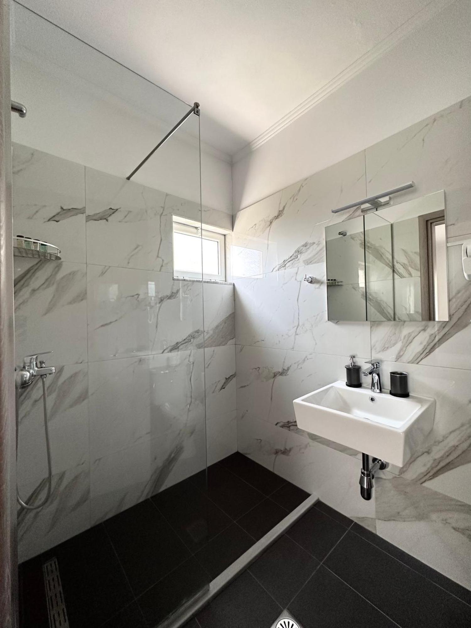 Meto Rooms Sarande Exterior photo